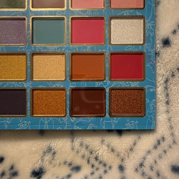 Revolution Shrek Character Eyeshadow Palette NWOT - Picture 7 of 8